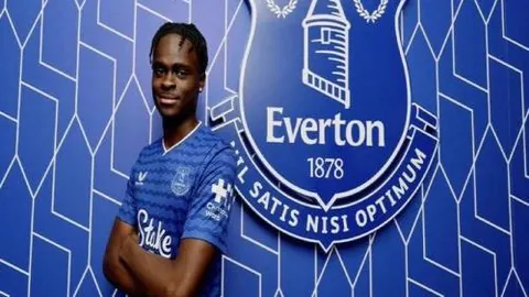 巴塞罗那寻求引进拉师傅，曼联考虑3500万镑租借费方案